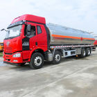 Caminhões de entrega do óleo caminhão/28000L do petroleiro de CA5310GYYP63K2L6T4E4 8x4 com material do aço carbono de 4 - de 6mm