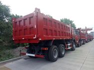 Padrão de emissão resistente vermelho do Euro 2 do caminhão basculante com direção ZF8118