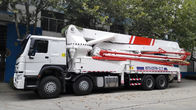 Euro 2 do caminhão da bomba concreta de Sinotruk Howo 8x4 com distância entre o eixo dianteira e traseira de 5000mm