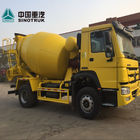 Caminhão concreto amarelo do misturador concreto de equipamento de construção 6x4 8m3 com a bomba autoflutuanta