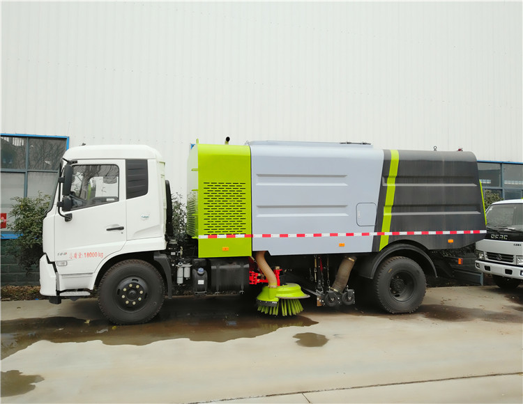 Caminhão do objetivo especial do CCC, caminhão forte da vassoura de estrada do poder da limpeza 4x2 multifuncional
