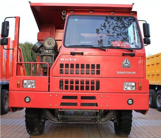 Um caminhão de caminhão basculante de Sinotruk da cabine do dorminhoco, capacidade do caminhão basculante 33cbm da pedreira de Howo