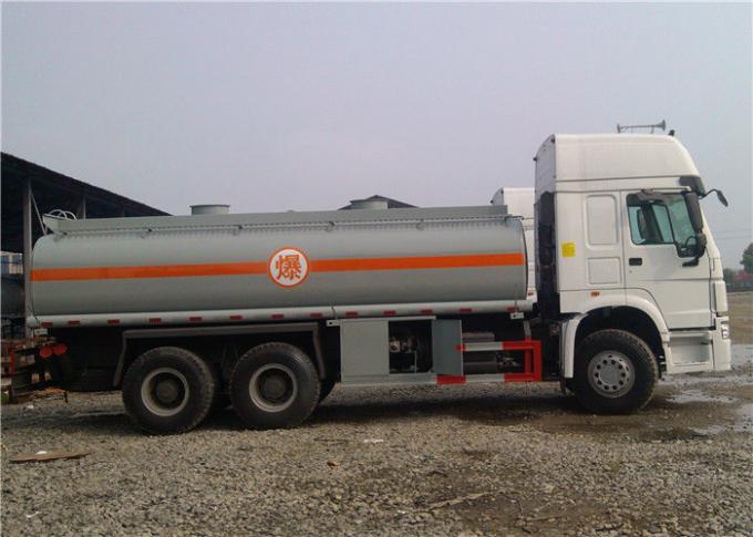 Caminhão de petroleiro resistente de HOWO 20000L 20cbm 6x4 para transportar o óleo