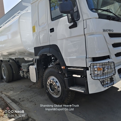 Sinotruk HOWO 6X4 20000 L 25000 L Carga de cargas Cisterna de petróleo Cisterna de combustível de óleo