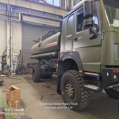 Tanque de combustível para transporte de petróleo HOWO Caminhão-tanque com baixo preçoHOWO 4X4 Caminhão-tanque de combustível