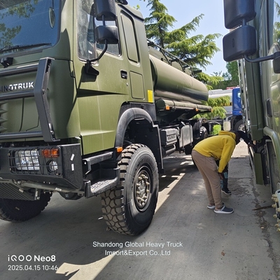 Tanque de combustível para transporte de petróleo HOWO Caminhão-tanque com baixo preçoHOWO 4X4 Caminhão-tanque de combustível
