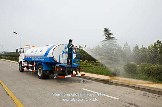 Sinotruk Cisterna de água de 3000 litros Caminhão de pulverização para transporte de água e limpeza de estradas