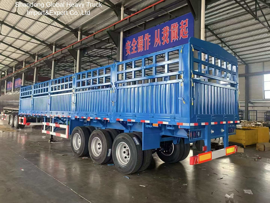 Semirreboque de 3 eixos e 60 toneladas com grade para transporte de gado