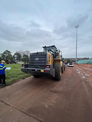 Carregadeira de rodas XCMG XC958 classe 5.8 -6 toneladas com potência nominal de 162kw e capacidade da caçamba de 1,9 m³