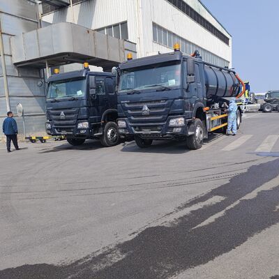 HOWO 15CBM Caminhão de sucção de esgoto a vácuo com 371 cavalos de potência e 6×4 rodas motrizes para limpeza de resíduos industriais