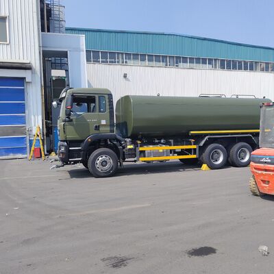 HOWO TX 6×4 caminhão de tanque de água com capacidade de 15-20 CBM e bomba de água de alta pressão para controle de poeira e irrigação