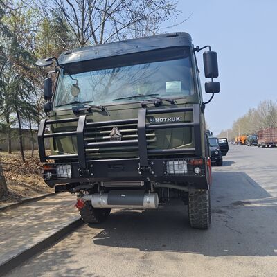 HOWO 8×8 60000L Tank Truck de combustível com motor de 371HP para transporte de combustível pesado