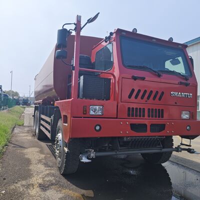 Caminhão de água de mineração Shantui 6×4 com carga útil 20T e tanque de aço carbono para supressão de poeira