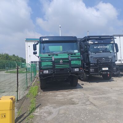 Caminhão tanque de água HOWO 6 × 4 com capacidade de 20.000 L, motor 371 HP e tanque de aço carbono para limpeza de estradas e supressão de poeira