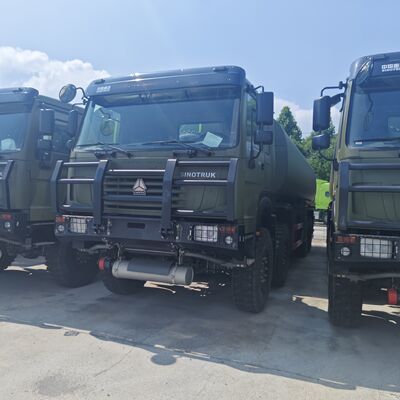 HOWO 8×8 caminhão-tanque de combustível de 50.000L com motor de 371HP e tração nas quatro rodas 8×8 para transporte de combustível pesado