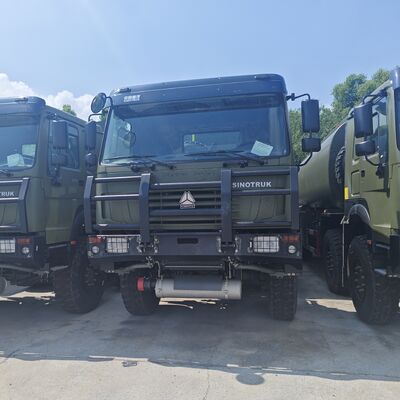Caminhão tanque de combustível HOWO 8×8 45.000L com motor 371HP e tração nas quatro rodas 8×8 para transporte de combustível pesado