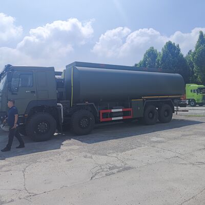 Caminhão tanque de combustível HOWO 8×8 40.000L com motor 371HP e tração nas quatro rodas 8×8 para transporte de combustível pesado