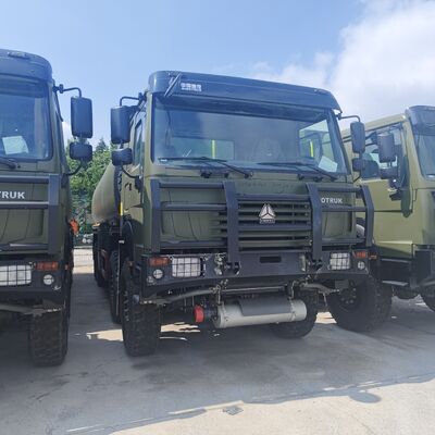 Caminhão tanque de combustível HOWO 8×8 40.000L com motor 371HP e tração nas quatro rodas 8×8 para transporte de combustível pesado