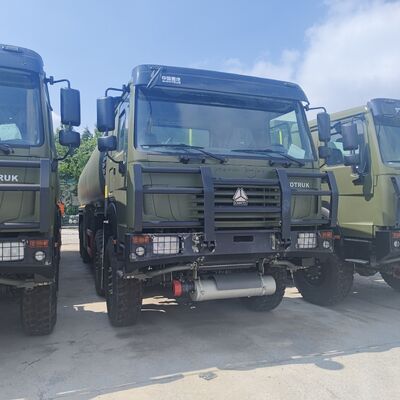 Caminhão tanque de combustível HOWO 8×8 45.000L com motor 371HP e tração nas quatro rodas 8×8 para transporte de combustível pesado