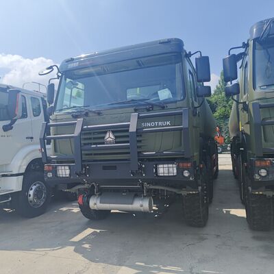 Caminhão tanque de combustível HOWO 8×8 40.000L com motor 371HP e tração nas quatro rodas 8×8 para transporte de combustível pesado