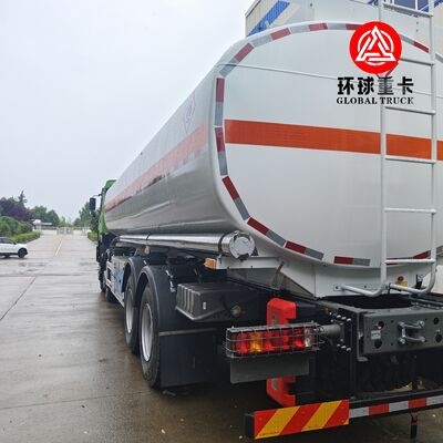 Caminhão Tanque de Combustível HOWO NX 8x4 30000L Caminhão Cisterna Diesel Pesado para o Mercado de Moçambique