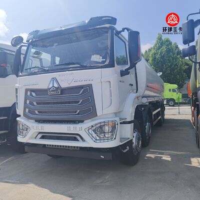 HOWO NX 8x4 30000L Camião de tanque de combustível Camião pesado diesel Bowser para transporte de combustível no Quénia