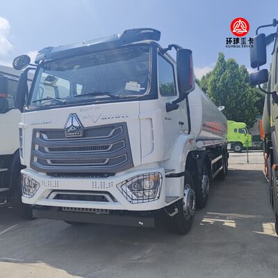 HOWO NX 8x4 30000L Camião de tanque de combustível Camião pesado diesel Bowser para transporte de combustível no Quénia