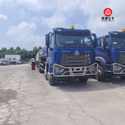 Caminhão Tanque de Combustível HOWO NX 8x4 30000L Caminhão Tanque de Óleo Diesel Pesado para o Mercado Africano