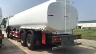 O caminhão de petroleiro da gasolina de ZZ1257N5241W HOWO 6x4 371HP com 12.00R20 cansa-se