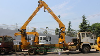 Novo 6X4 HOWO caminhão de cama plana guindaste telescópica
