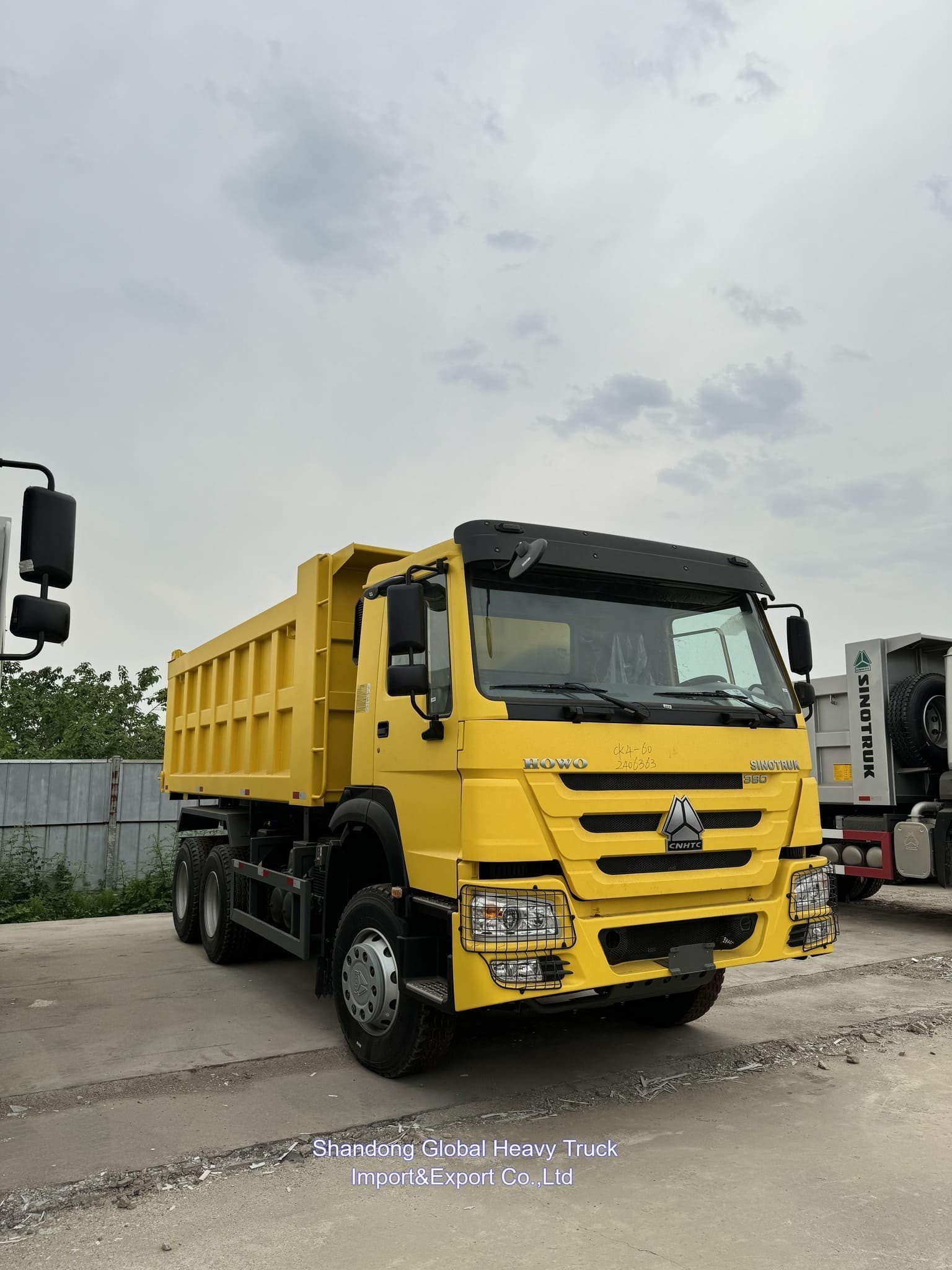 Sinotruck HOWO 25t-100t 8*4 Diesel Usado Transporte de Entrega Caminhão de 12 rodas Caminhão