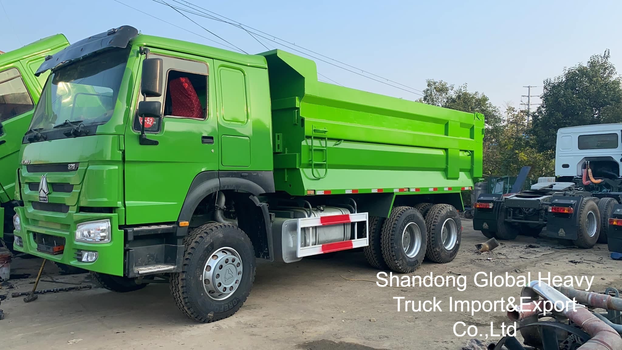 Caminhão basculante Sinotruk HOWO 6X4/8X4 A7/T7 10/12 rodas 371cv 18-25cbm para serviço pesado usado