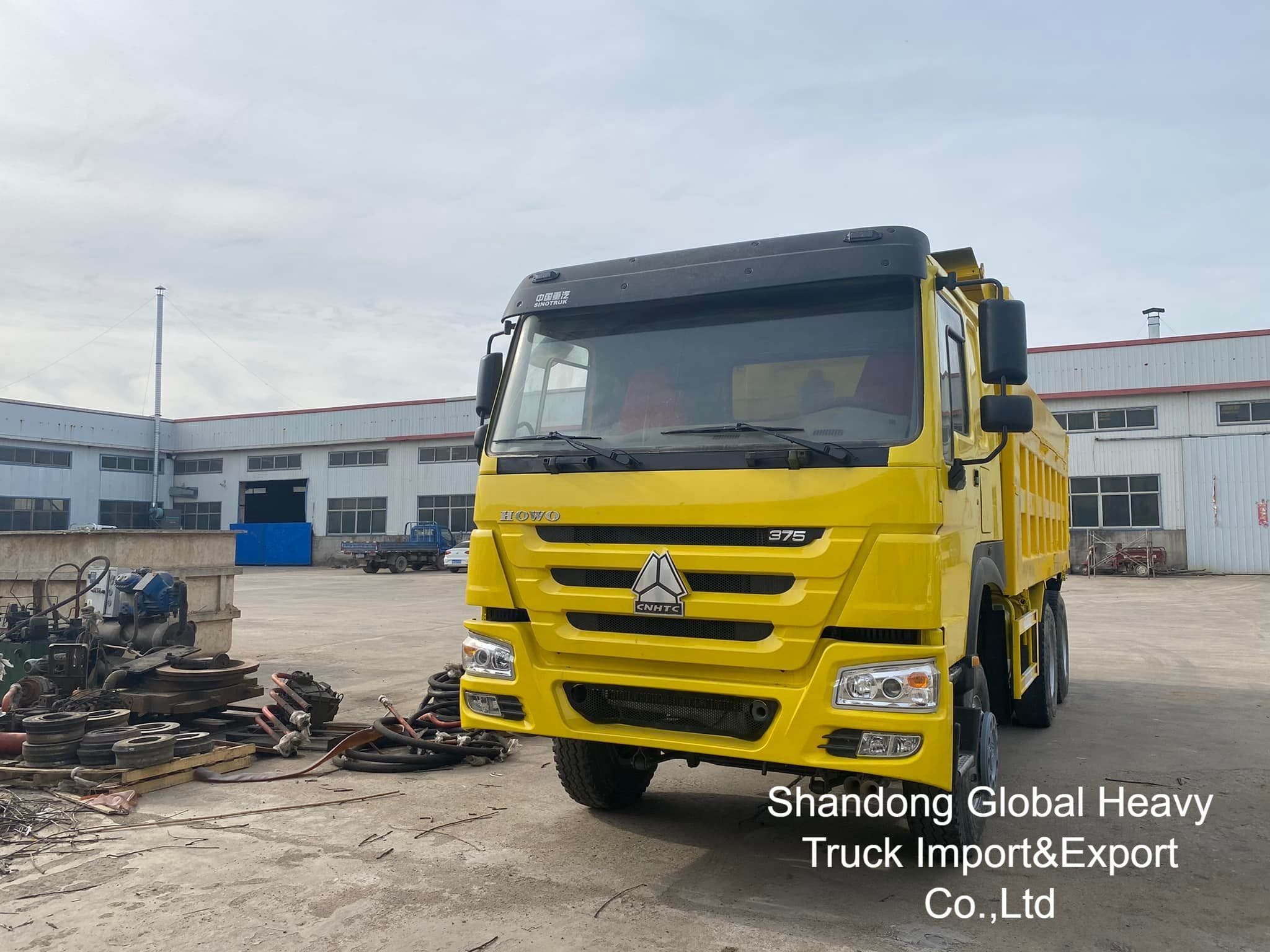 Caminhão basculante pesado Sinotruk HOWO 6X4/8X4 A7/T7 10/12 rodas 371cv/380cv 18-25cbm usado