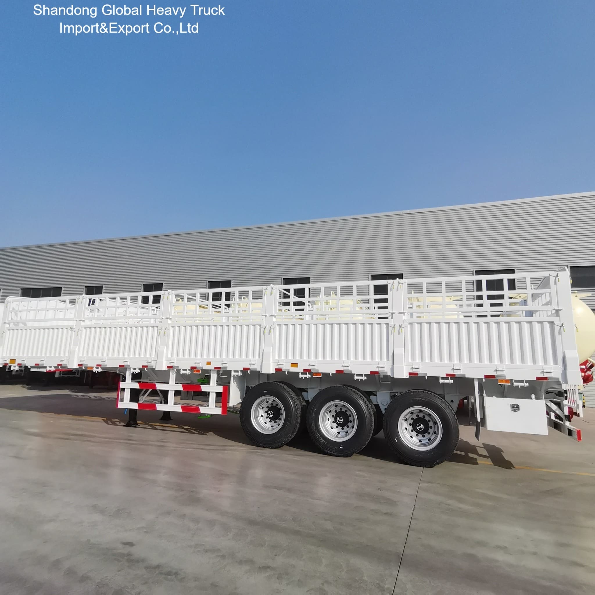Semirreboque de aço com 3 eixos e grade para transporte de carga a granel