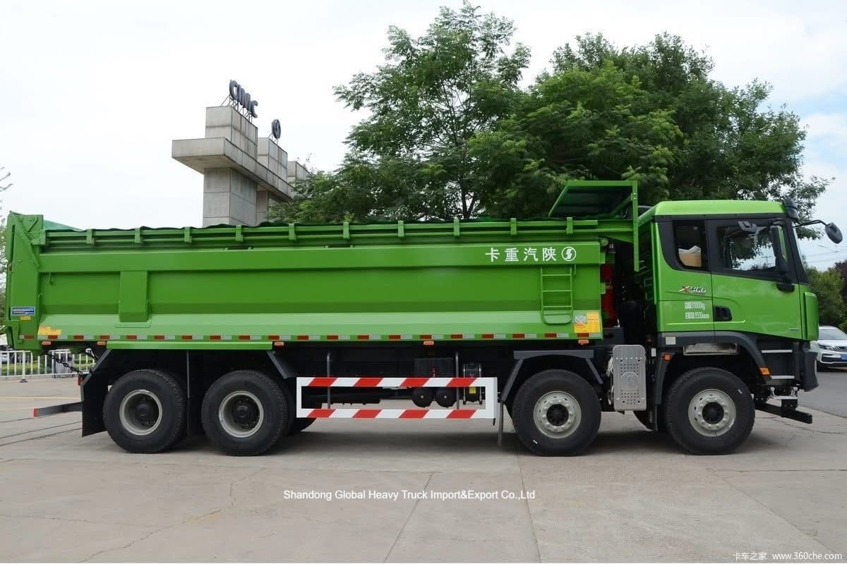 Shacman X3000 8X4 CNG Dump Truck 380hp LHD Novo