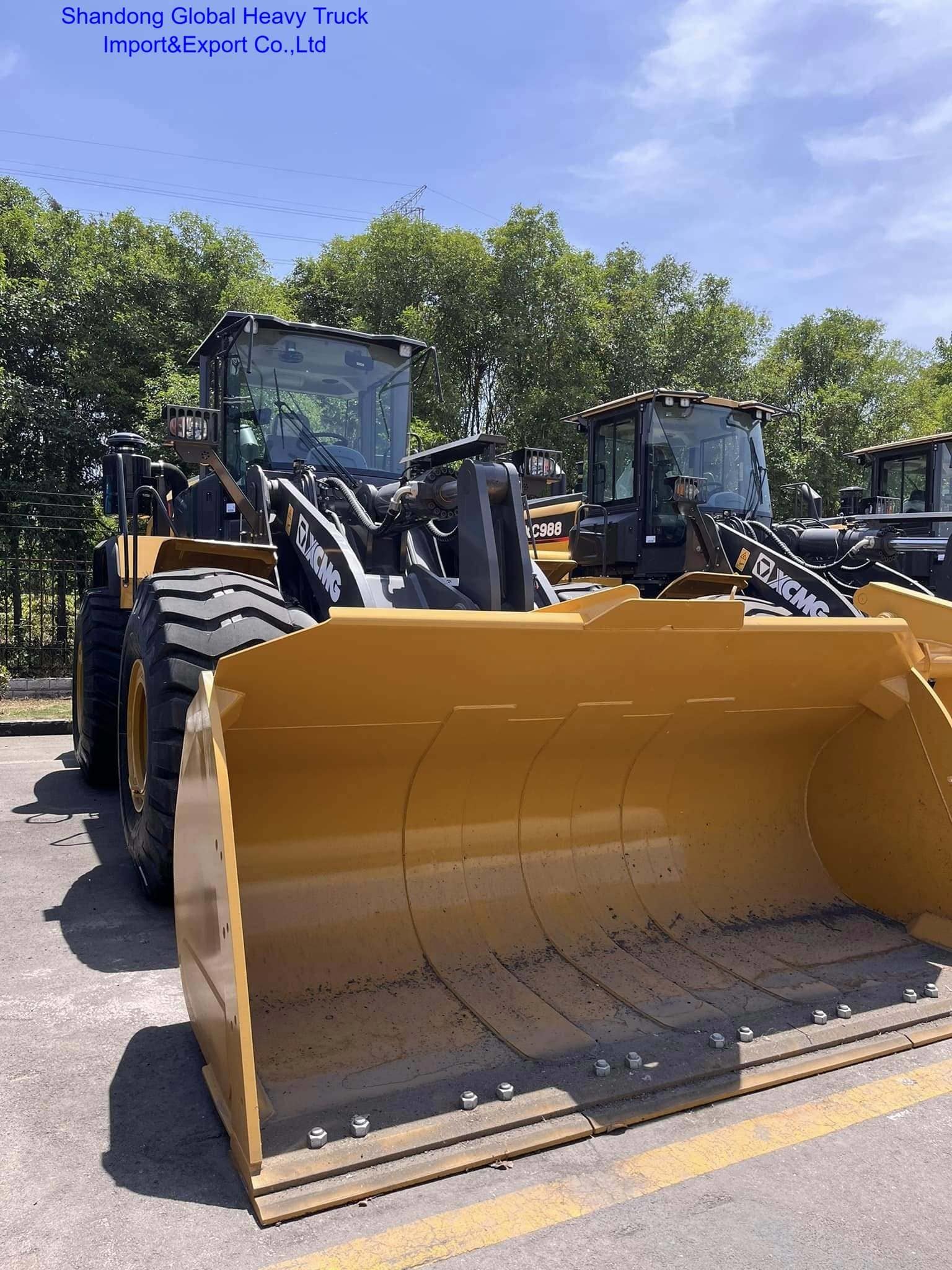 Carregadeira de rodas dianteiras XCMG XC948E de 4 toneladas com capacidade nominal de carga, caçamba de 2,4 m³ e especificações de 7882*2500*3405mm