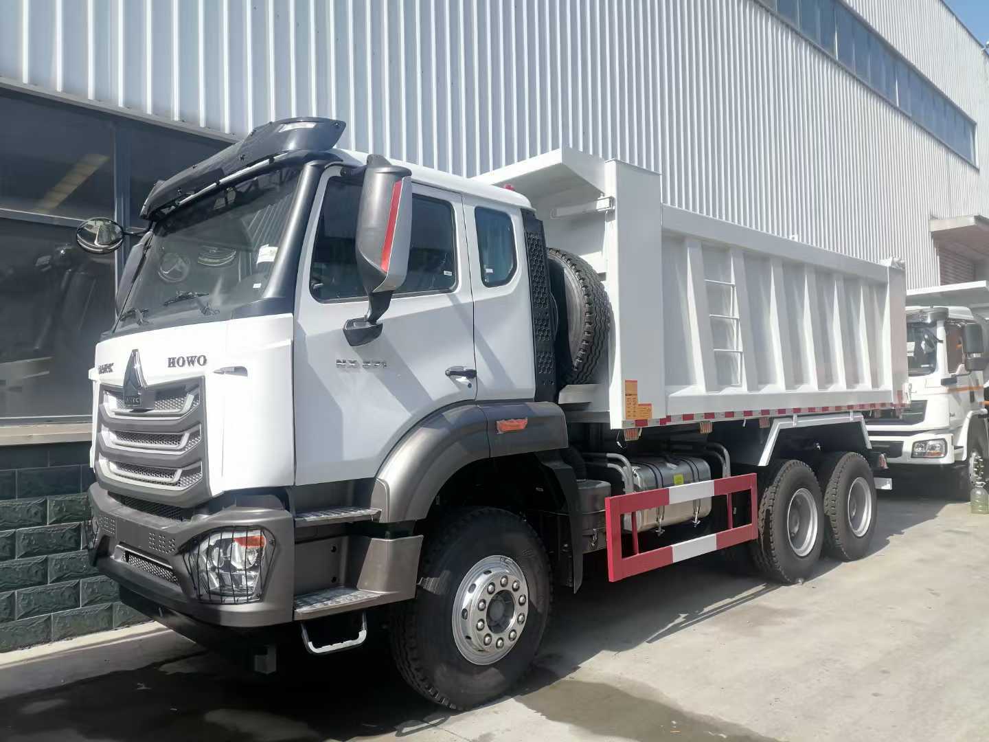 Sinotruk de alta qualidade HOWO Nx 400 cavalos de potência 6X4 Drive LHD/RHD camião de descarga pesado