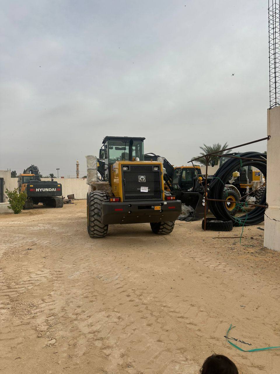 Carregadeira de Rodas XCMG ZL50GN de 5 Toneladas com Caçamba para Rochas de 3,0 m³ e Potência Nominal de 162kW para Construção