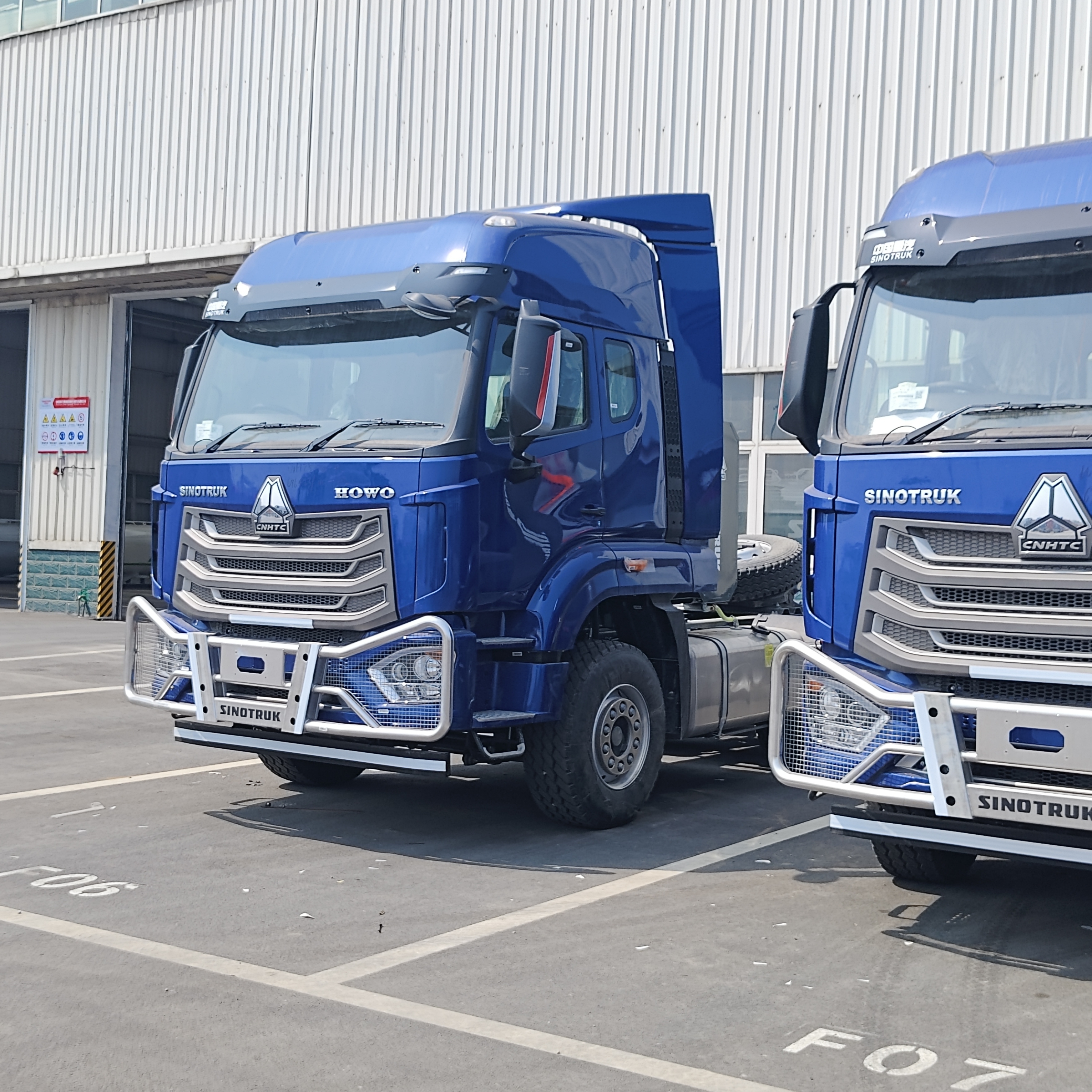 HOWO NX 6×4 caminhão-trator com motor de 380 CV e suspensão de mola de folha pesada para transporte de carga pesada