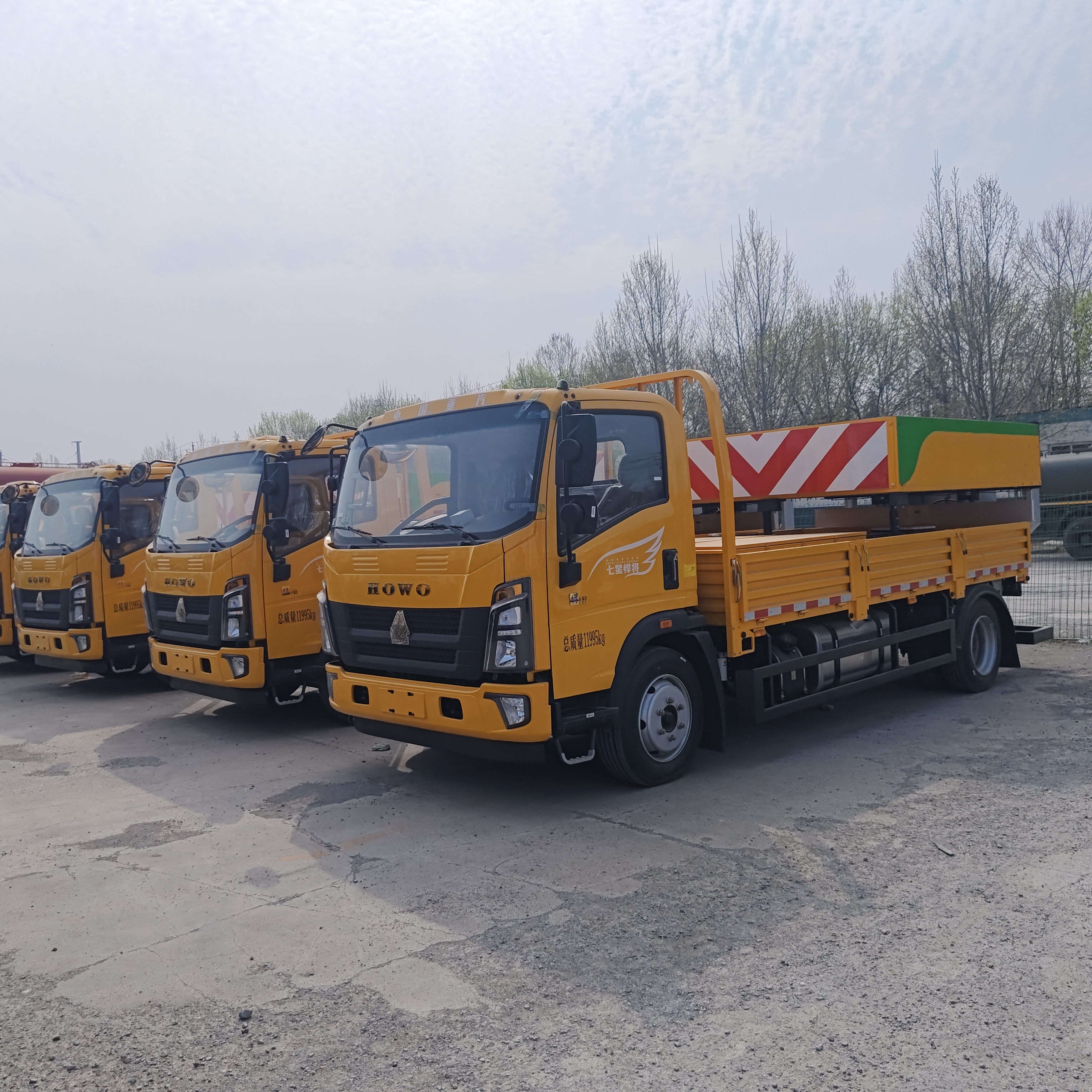 HOWO 4×2 Truck de almofada de acidente com absorção de energia de alto desempenho e design de substituição modular para a segurança rodoviária