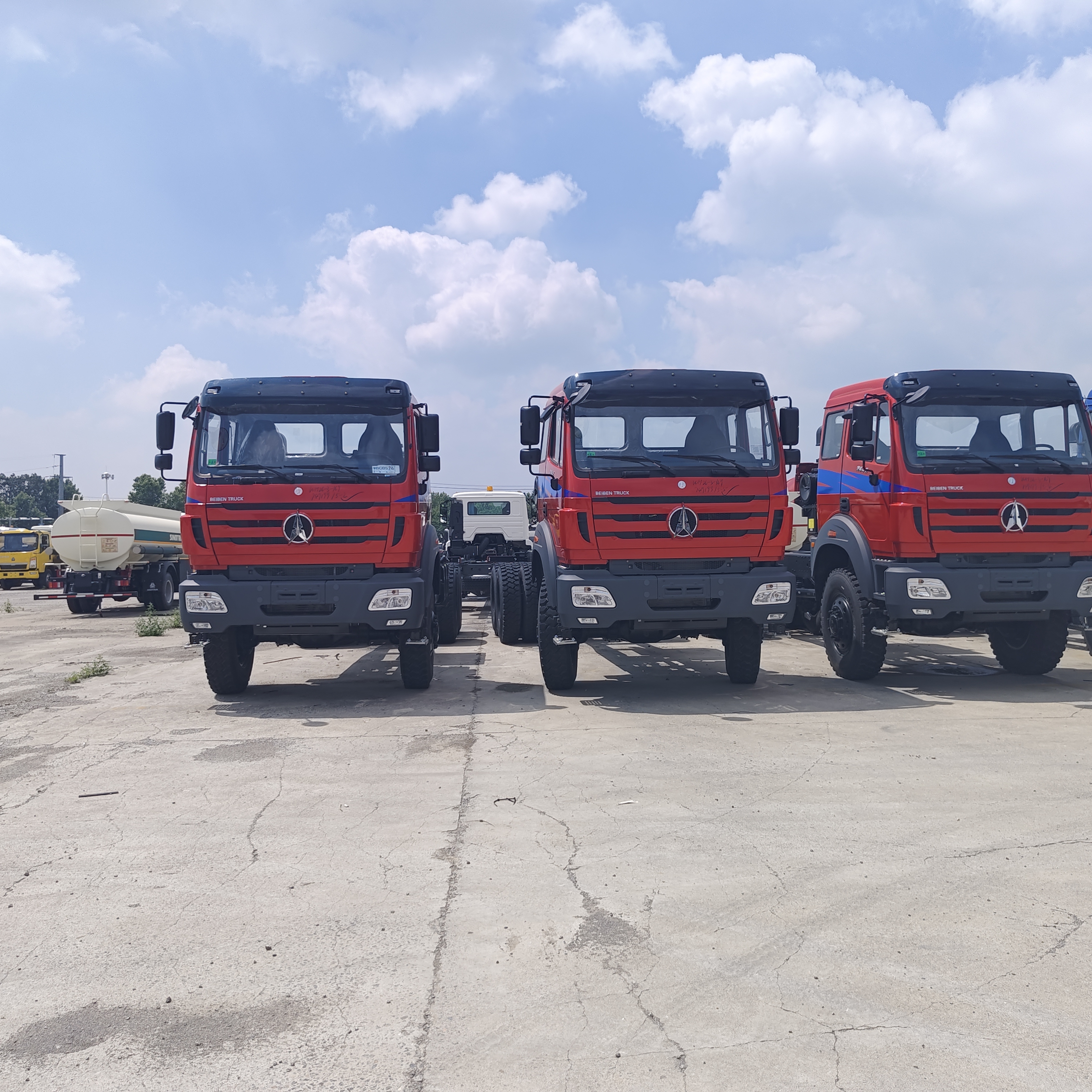 BEIBEN 2642 8×4 caminhão pesado para mineração com motor WEICHAI de 420 hp e carga útil de 35-45 toneladas para mineração e pedreira
