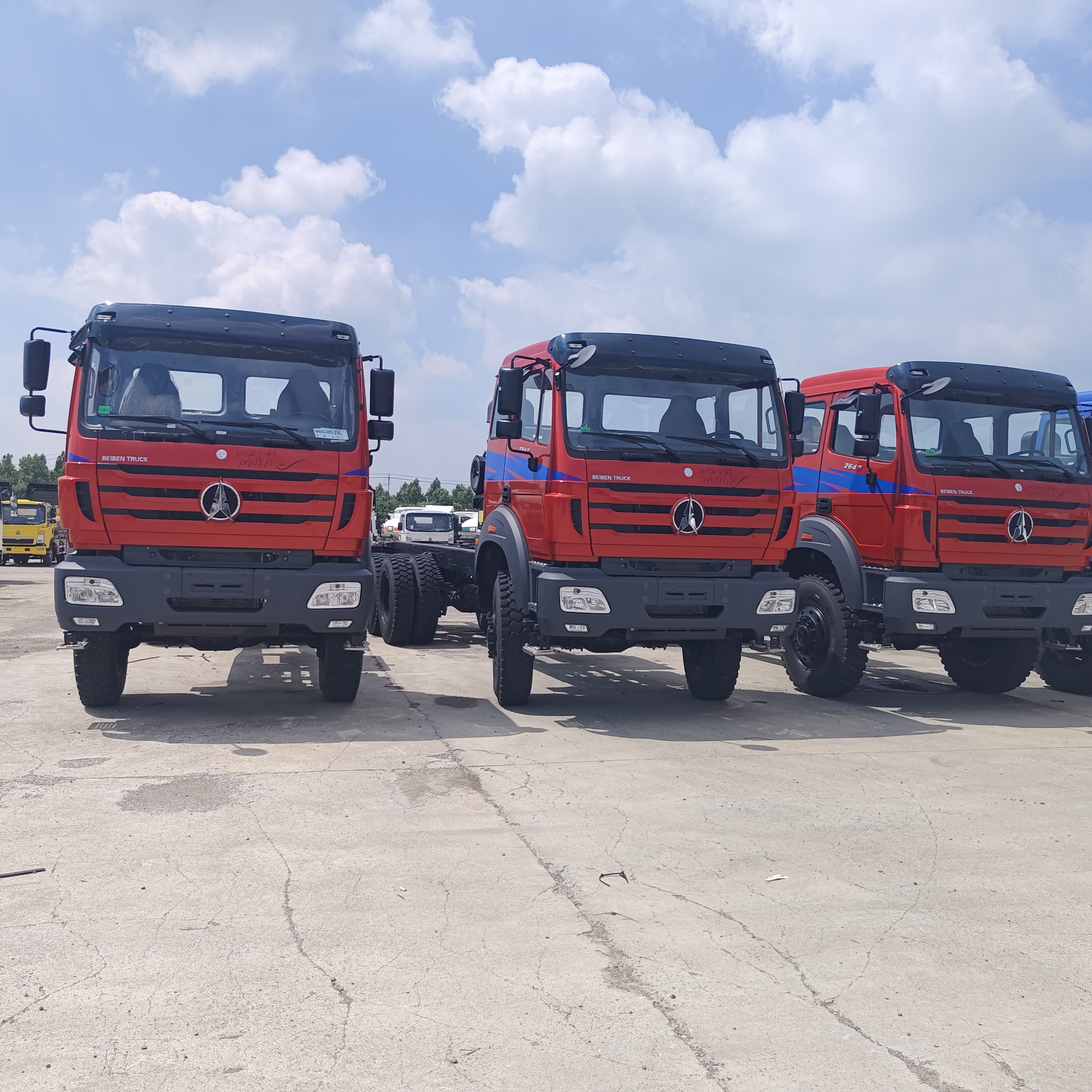 BEIBEN 2642 6×4 camião de descarga pesado com motor WEICHAI de 420 hp e carga útil de 25-35 toneladas para mineração e construção