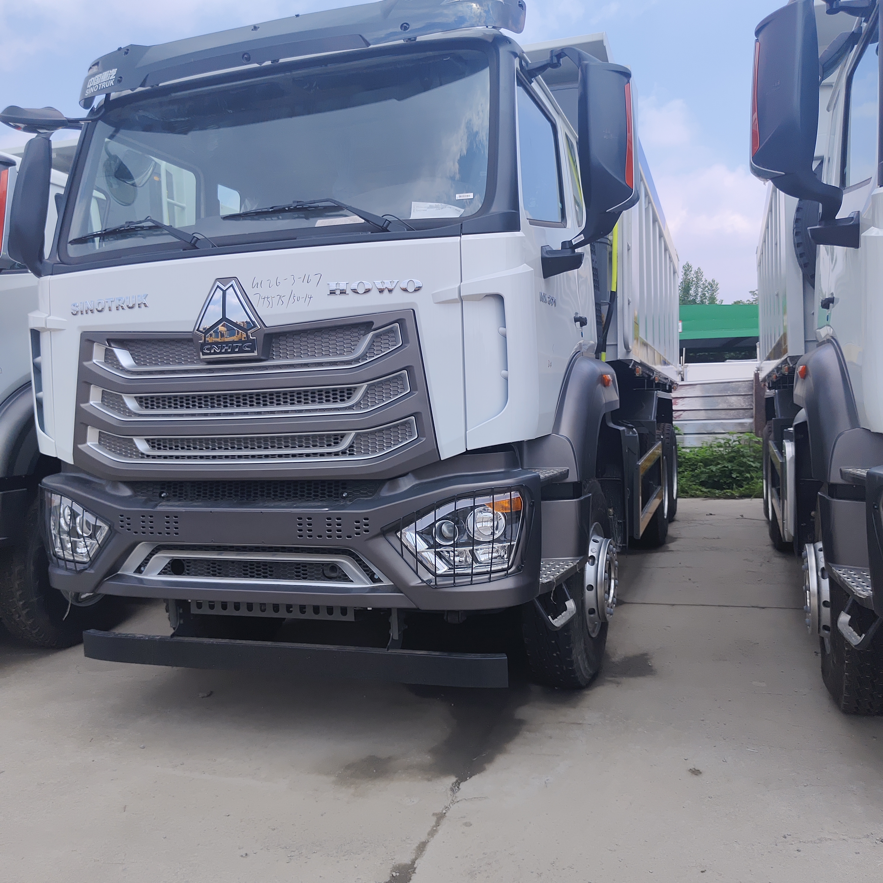 HOWO NX 6×4 caminhão pesado para mineração com motor de 430 HP e 30-35 toneladas de carga útil para a África