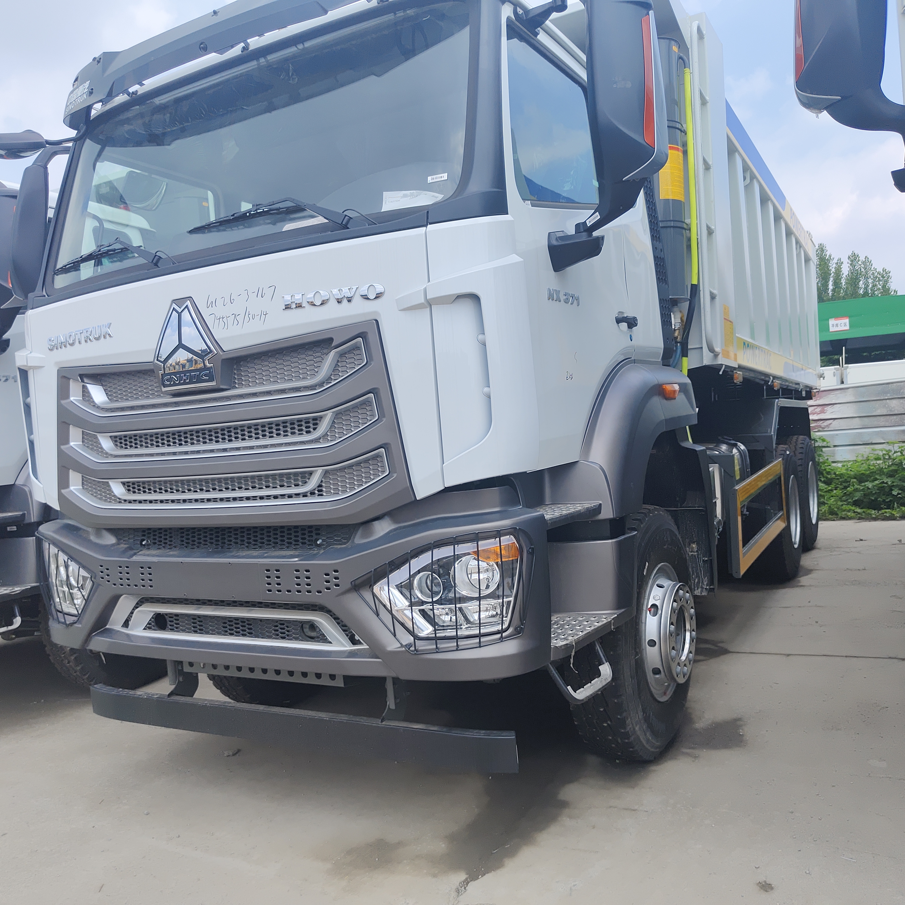 HOWO NX 6×4 camião de descarga de minas com motor de 400 cv e corpo de descarga em forma de U para transporte pesado