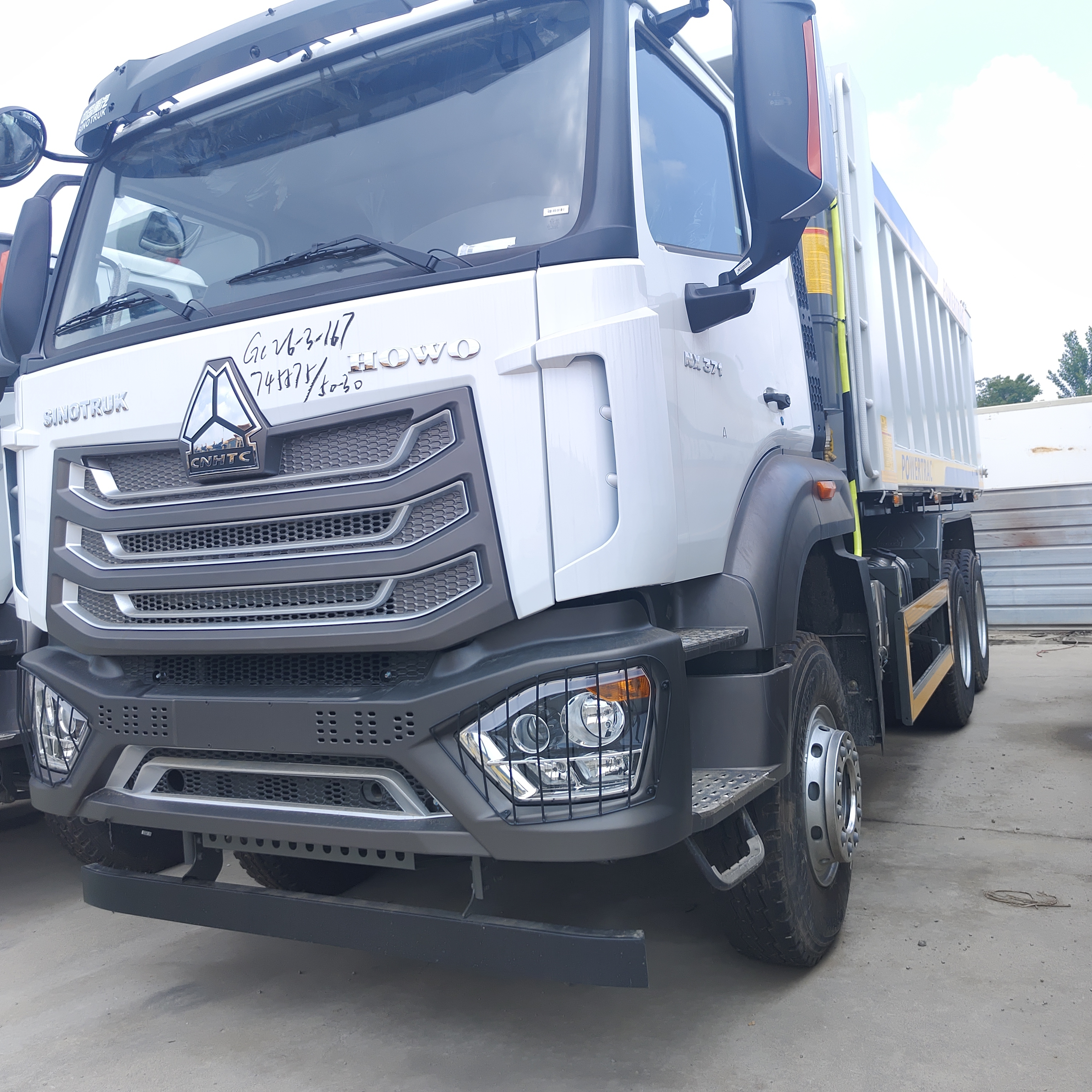 HOWO NX 6×4 camião de descarga pesado com motor de 400 cv e 25-35 toneladas de carga útil para mineração e construção
