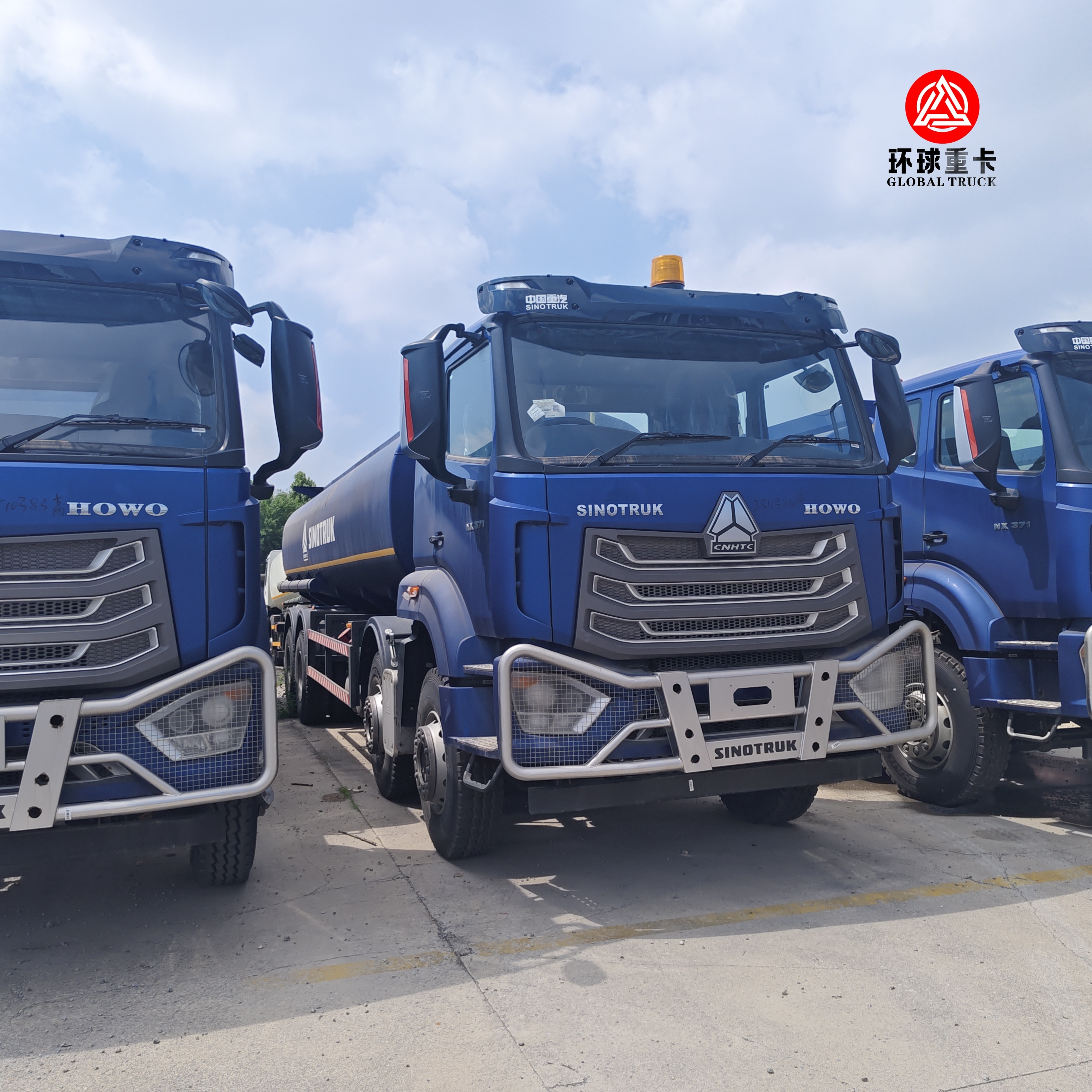 HOWO NX 8x4 30000L Camião de tanque de combustível Camião pesado de combustível diesel Bowser para a Zâmbia Mineração e distribuição de combustível