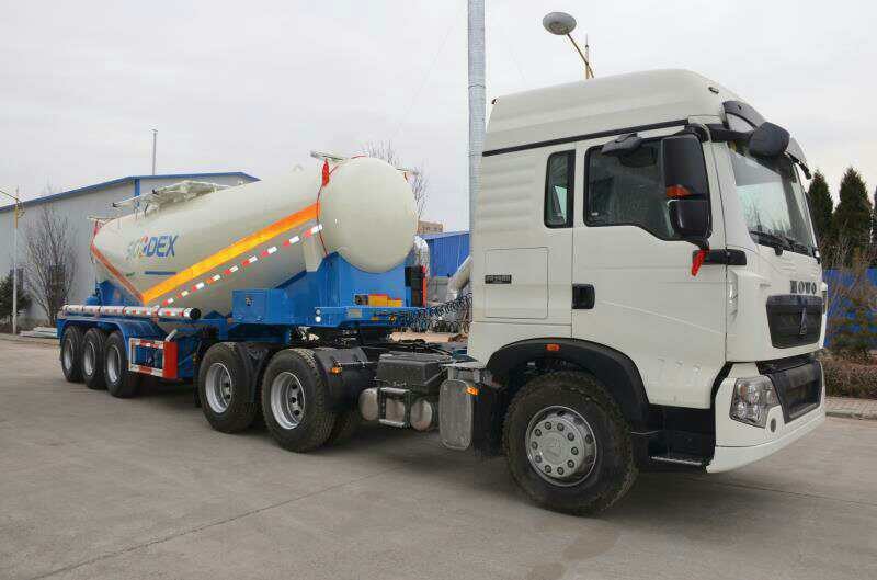 Do látex da matriz de emulsão do explosivo do transporte reboque semi - para as minas que sopram 30 de carga toneladas de volume da capacidade 22m3