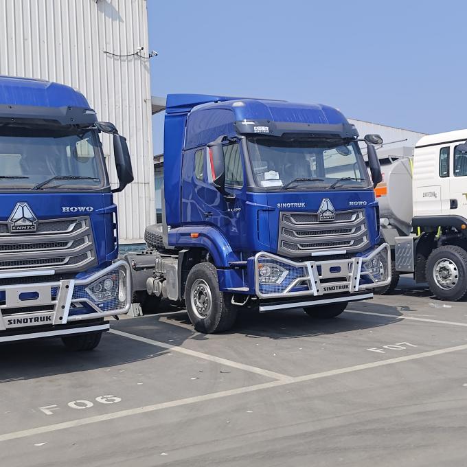 HOWO NX 6×4 Tractor Truck interior and cabin features